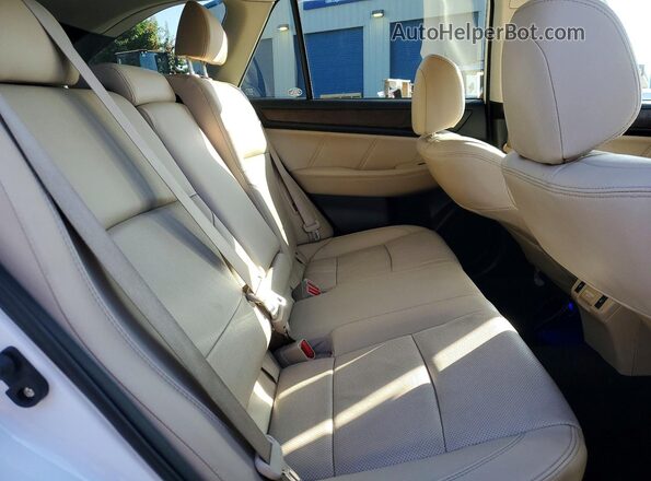 4S4BSANCXJ3240731 2018 SUBARU OUTBACK White უკანა სალონის ხედი