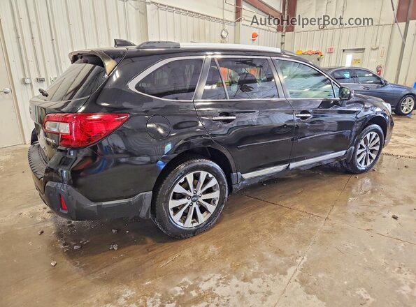 4S4BSATC1J3210133 2018 SUBARU OUTBACK Черный Задняя правая четверть