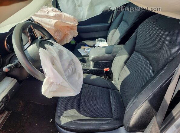 4S4BSDAC8J3372264 2018 SUBARU OUTBACK Silver Front interior view