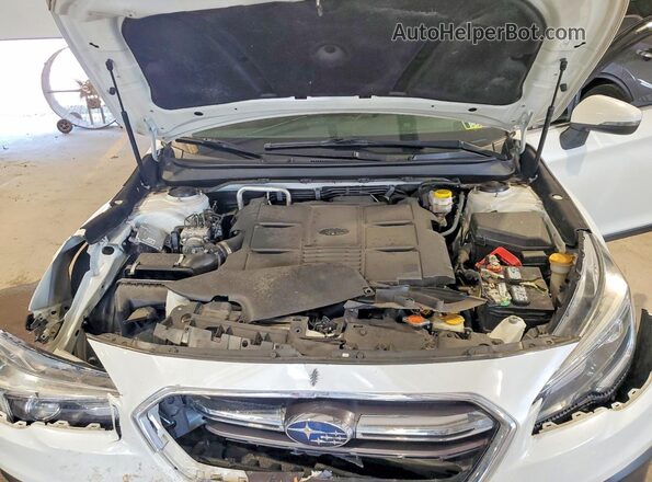 4S4BSENC2K3256429 2019 SUBARU OUTBACK White ძრავის განყოფილების ხედი