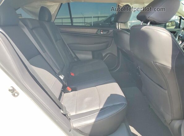 4S4BSENC3H3388026 2017 SUBARU OUTBACK White უკანა სალონის ხედი