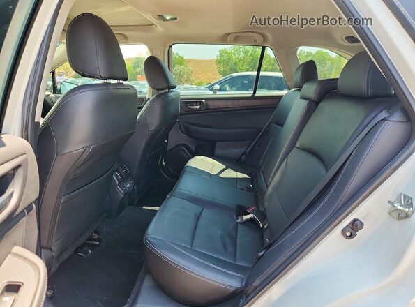 4S4BSENC6J3253029 2018 SUBARU OUTBACK White Widok wnętrza z tyłu