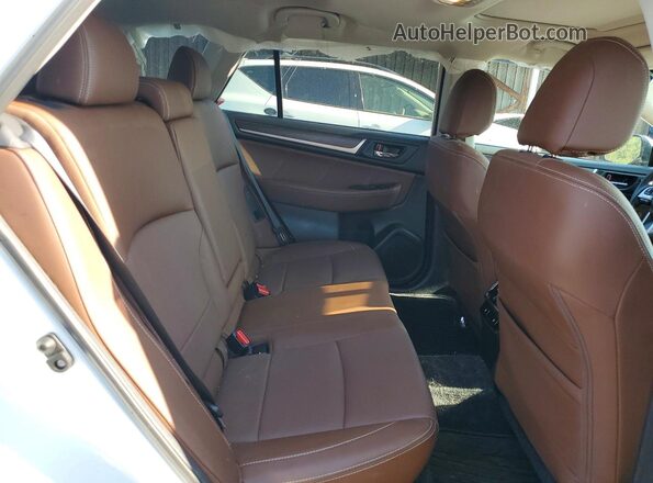 4S4BSETC8H3347653 2017 SUBARU OUTBACK White Rear seats view