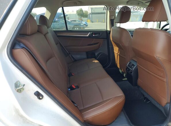 4S4BSETC8H3351251 2017 SUBARU OUTBACK White Rear interior view