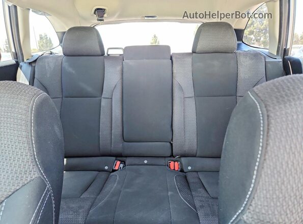 4S4BTAAC5L3224152 2020 SUBARU OUTBACK Silver Widok tylnych siedzeń