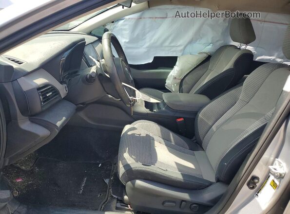 4S4BTACC2R3103925 2024 SUBARU OUTBACK Серебряный Вид салона спереди