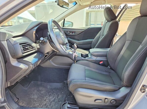 4S4BTACC3L3240458 2020 SUBARU OUTBACK Silver Front interior view