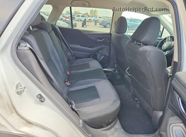 4S4BTACC4N3214325 2022 SUBARU OUTBACK White Widok wnętrza z tyłu