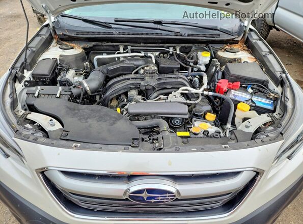 4S4BTADC4M3136688 2021 SUBARU OUTBACK White Vista del compartimento del motor
