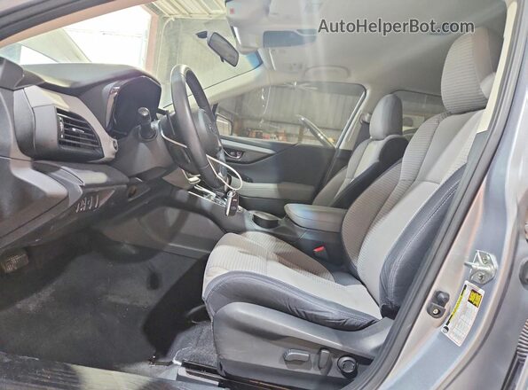 4S4BTADC7N3164132 2022 SUBARU OUTBACK Silver Вид салону спереду