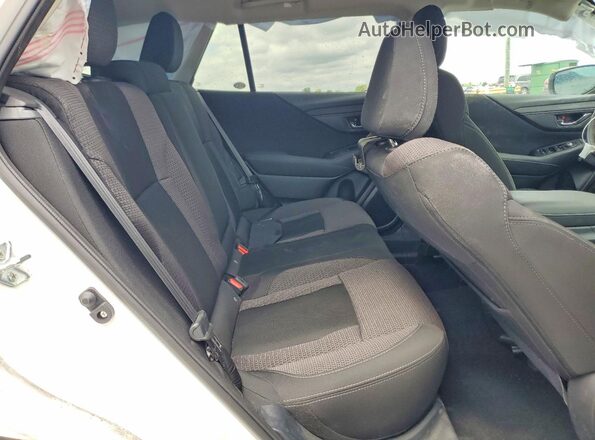 4S4BTADC7R3231818 2024 SUBARU OUTBACK White Vista interior trasera