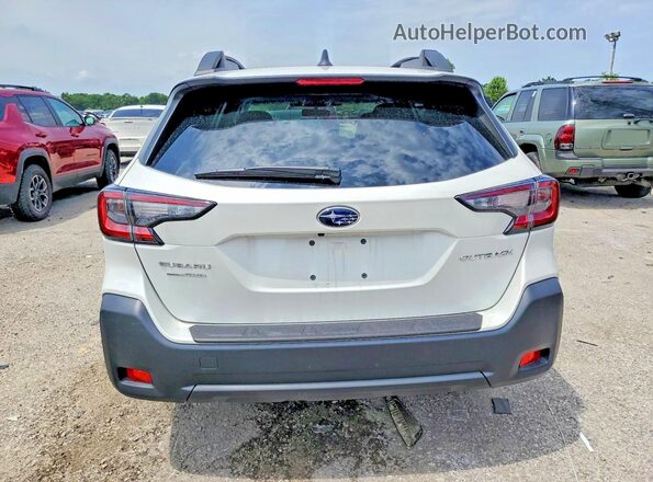4S4BTAFC0S3238922 2025 SUBARU OUTBACK White Հետևի տեսք