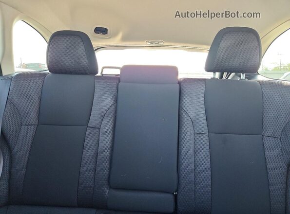 4S4BTAFC1S3309321 2025 SUBARU OUTBACK Silver უკანა სავარძლების ხედი