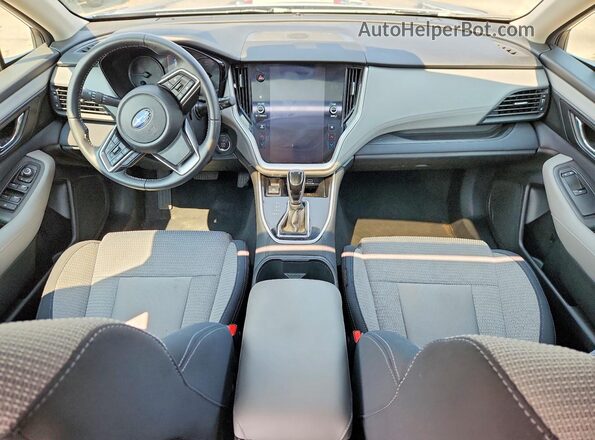 4S4BTAFC4R3179397 2024 SUBARU OUTBACK Серебряный Вид панели приборов