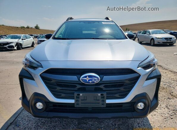 4S4BTAFC4R3179397 2024 SUBARU OUTBACK Серебряный Вид спереди