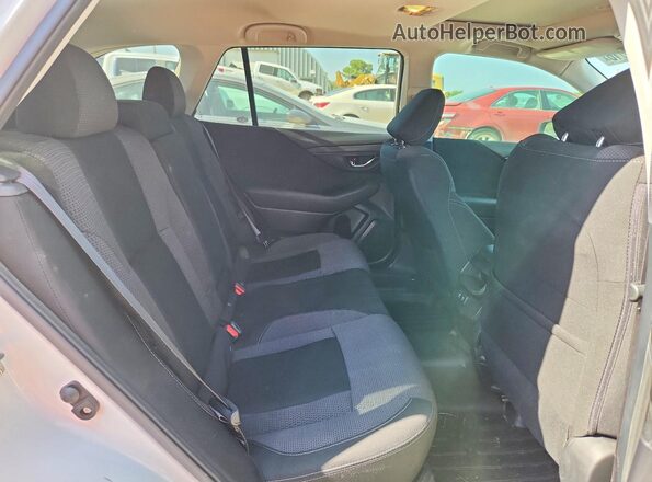 4S4BTAFC9M3124596 2021 SUBARU OUTBACK White Widok tylnych siedzeń