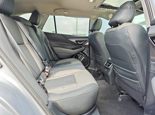 4S4BTALC6R3296063 2024 SUBARU OUTBACK Silver Вид задньої частини салону
