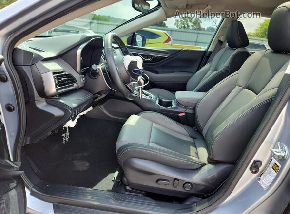 4S4BTALC6R3296063 2024 SUBARU OUTBACK Silver Вид салону спереду