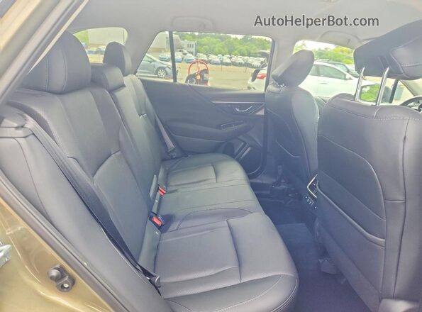 4S4BTAMC8N3237668 2022 SUBARU OUTBACK Green Widok wnętrza z tyłu