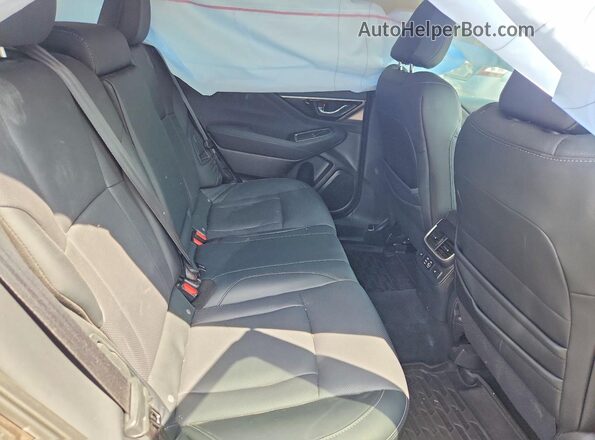4S4BTANC4R3215963 2024 SUBARU OUTBACK Tan Вид задньої частини салону
