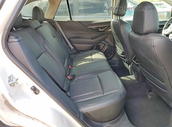 4S4BTANC4R3294941 2024 SUBARU OUTBACK White Rear interior view