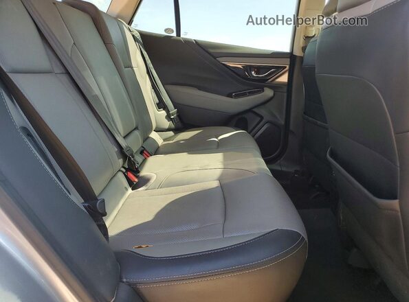 4S4BTANC6L3144336 2020 SUBARU OUTBACK Silver Вид задньої частини салону
