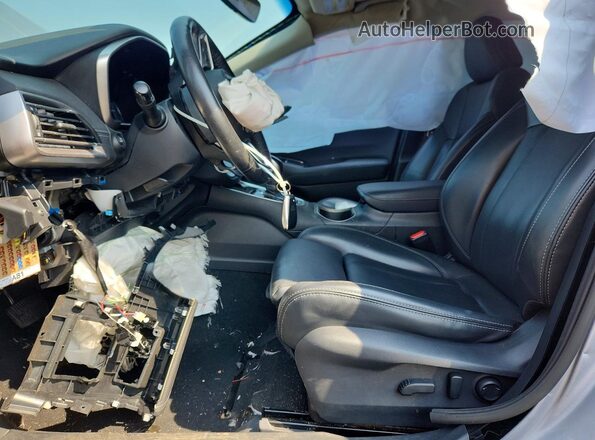 4S4BTANC6N3214016 2022 SUBARU OUTBACK Silver Widok wnętrza z przodu