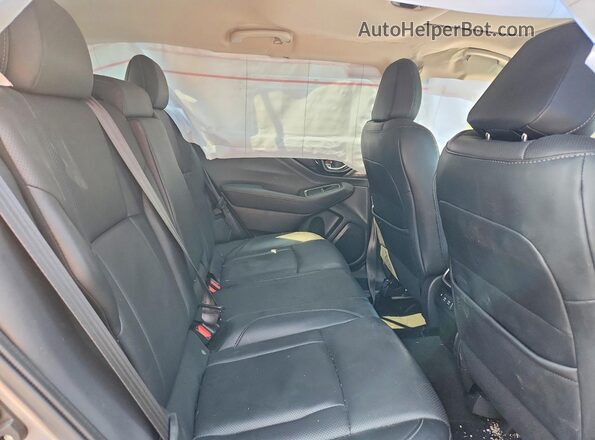 4S4BTANC6N3214016 2022 SUBARU OUTBACK Silver Widok tylnych siedzeń