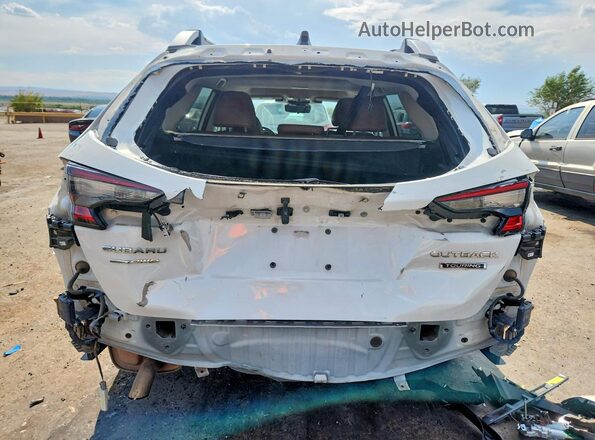 4S4BTAPC4R3284407 2024 SUBARU OUTBACK White უკანა ხედი