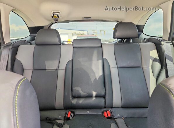 4S4BTGKD4L3206946 2020 SUBARU OUTBACK Silver Rear seats view