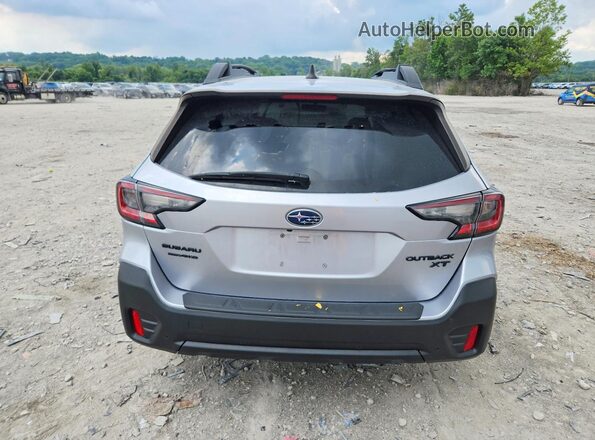 4S4BTGKD4L3206946 2020 SUBARU OUTBACK Silver Rear view