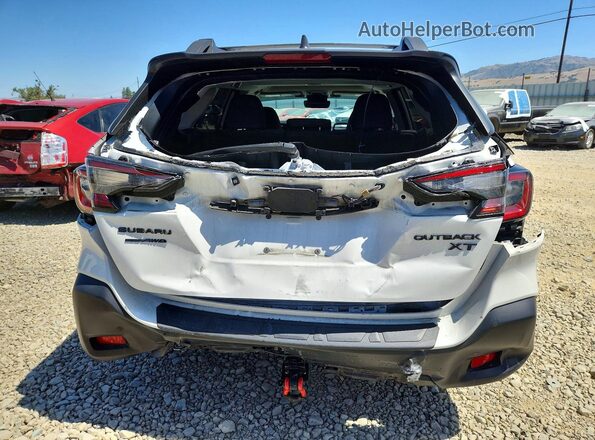 4S4BTGLD3P3133752 2023 SUBARU OUTBACK White უკანა ხედი