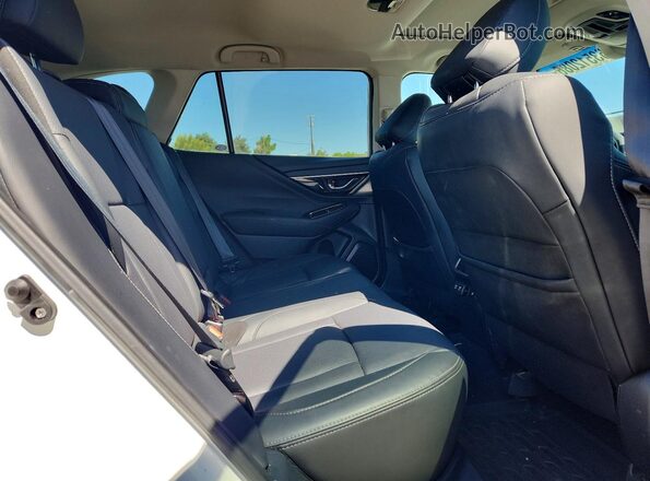 4S4BTGND2L3137041 2020 SUBARU OUTBACK Белый Вид задней части салона