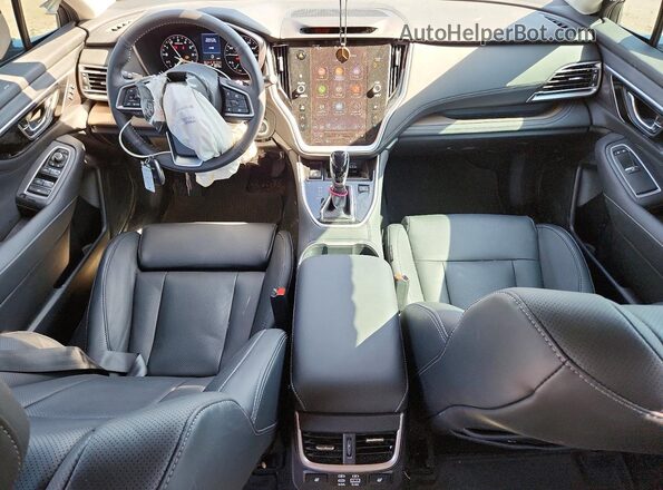 4S4BTGPD7S3304652 2025 SUBARU OUTBACK Burgundy Vista del salpicadero