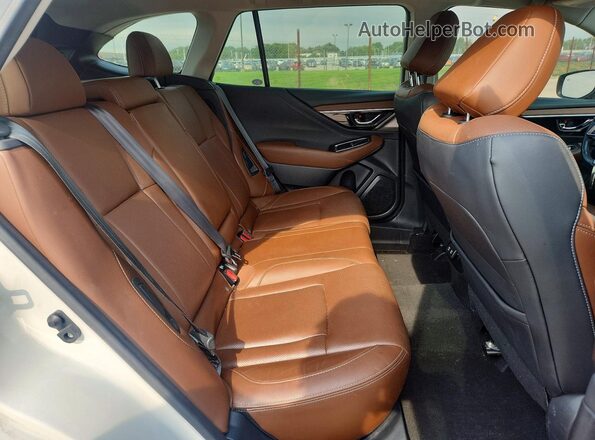 4S4BTGPD9L3135459 2020 SUBARU OUTBACK White Вид задньої частини салону