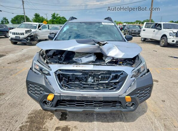 4S4BTGSD1R3136136 2024 SUBARU OUTBACK Silver Widok z przodu