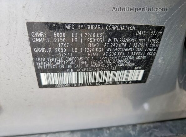 4S4BTGSD1R3136136 2024 SUBARU OUTBACK Silver Widok naklejki z numerem VIN