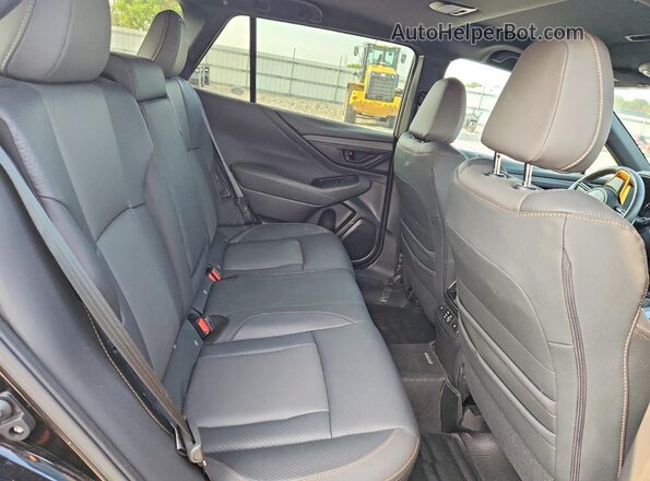 4S4BTGUD5S3235836 2025 SUBARU OUTBACK Black Widok wnętrza z tyłu