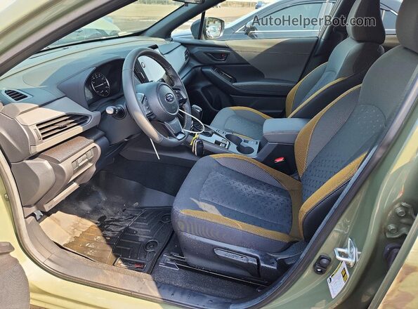4S4GUHF66R3787413 2024 SUBARU CROSSTREK Green წინა სალონის ხედი