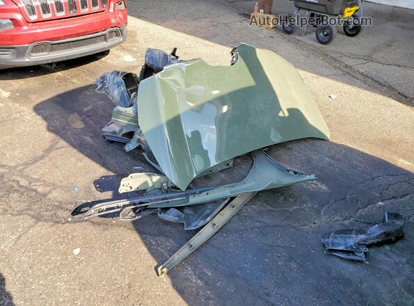 4S4GUHF66S3734068 2025 SUBARU CROSSTREK Green Engine compartment view