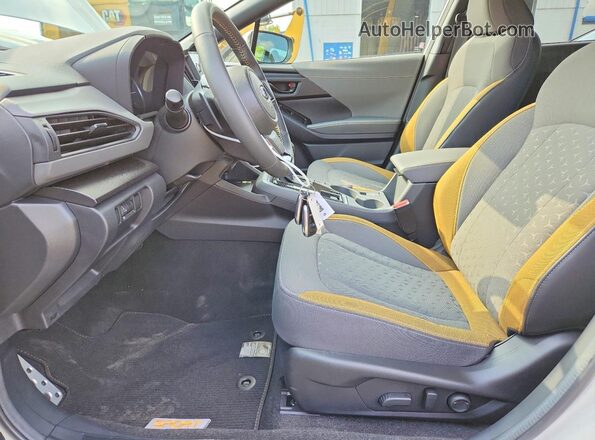 4S4GUHF6XR3711645 2024 SUBARU CROSSTREK Белый Вид салона спереди