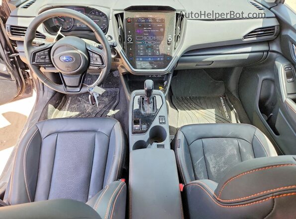 4S4GUHL62S3733455 2025 SUBARU CROSSTREK Gray Առջևի վահանակի տեսք
