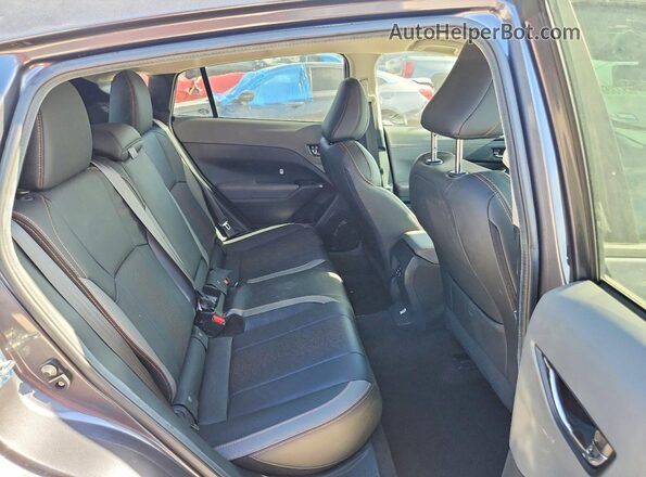 4S4GUHL62S3733455 2025 SUBARU CROSSTREK Silver უკანა სალონის ხედი