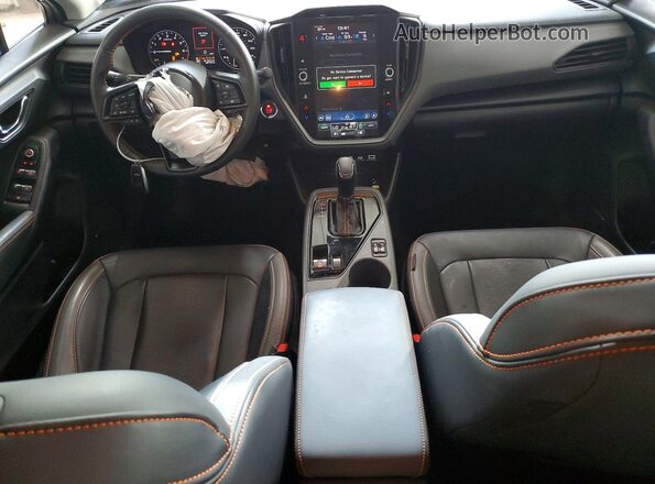 4S4GUHM65R3782397 2024 SUBARU CROSSTREK Silver Widok deski rozdzielczej