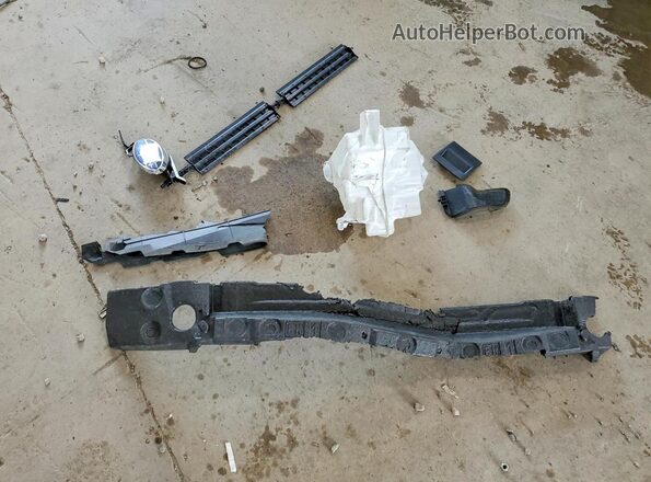 4S4GUHM65R3782397 2024 SUBARU CROSSTREK Silver Widok naklejki z numerem VIN