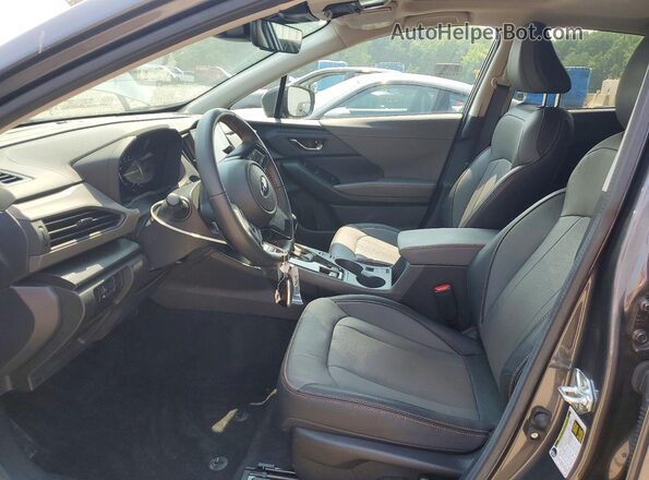 4S4GUHM68S3705626 2025 SUBARU CROSSTREK Silver წინა სალონის ხედი