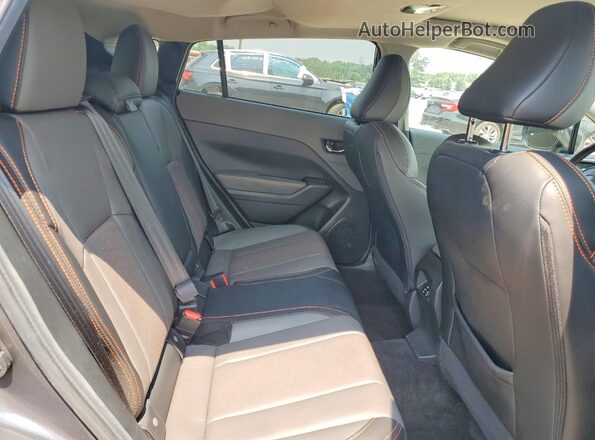 4S4GUHM68S3705626 2025 SUBARU CROSSTREK Silver უკანა სავარძლების ხედი