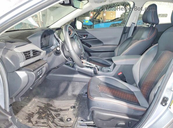 4S4GUHM69R3818768 2024 SUBARU CROSSTREK Silver Widok wnętrza z przodu
