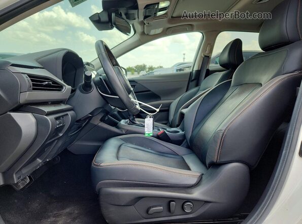 4S4GUHM69S3703111 2025 SUBARU CROSSTREK Белый Вид салона спереди
