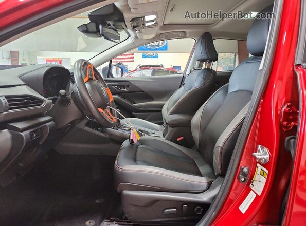 4S4GUHM6XR3716489 2024 SUBARU CROSSTREK Red Widok wnętrza z przodu